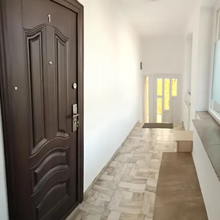 Carla'S Place Ap1 Oradea Exterior photo